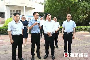 意媒：泽林斯基经纪人周末和那不勒斯高层会面，谈不妥就签约国米